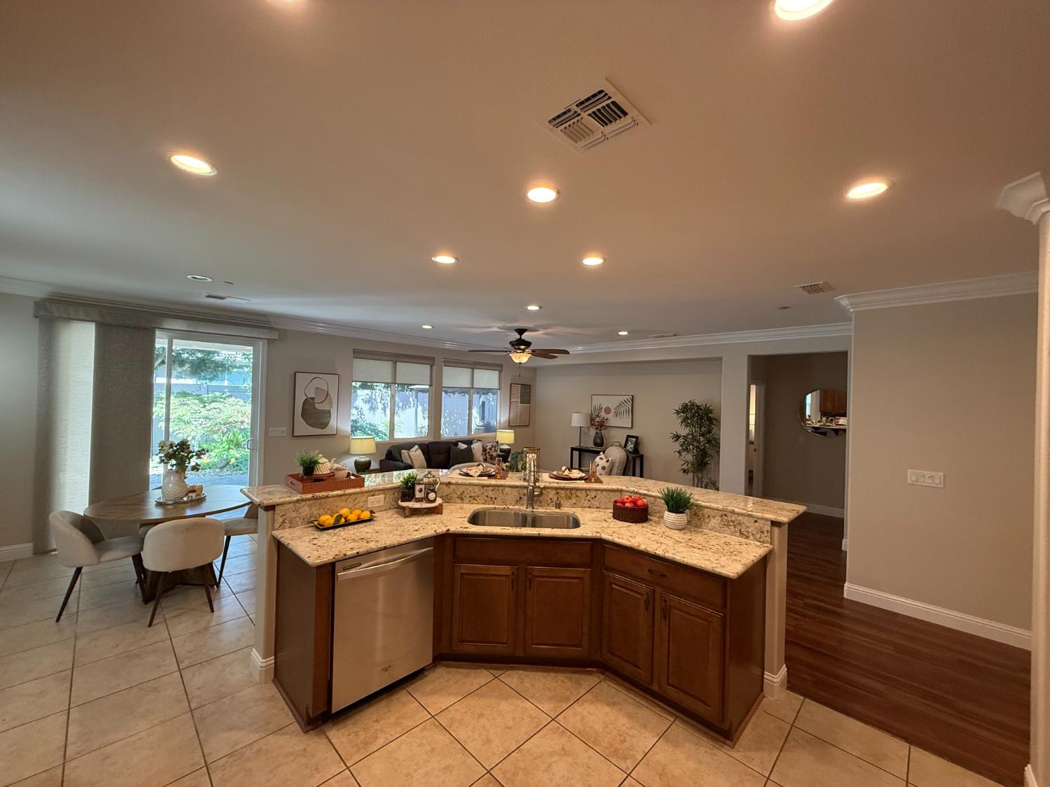 2443 Plumcreek, Manteca, CA 95336