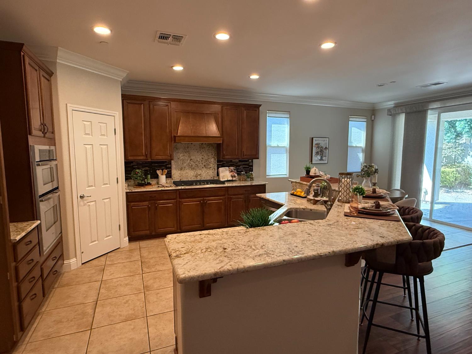 2443 Plumcreek, Manteca, CA 95336