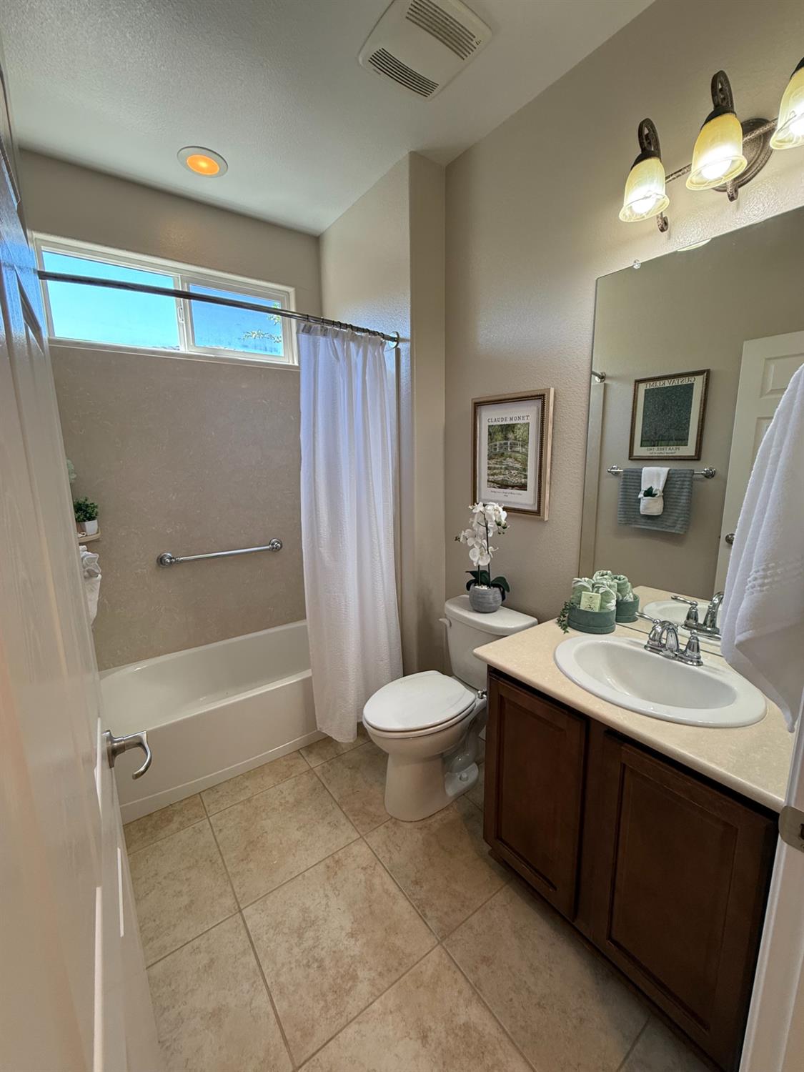 2443 Plumcreek, Manteca, CA 95336