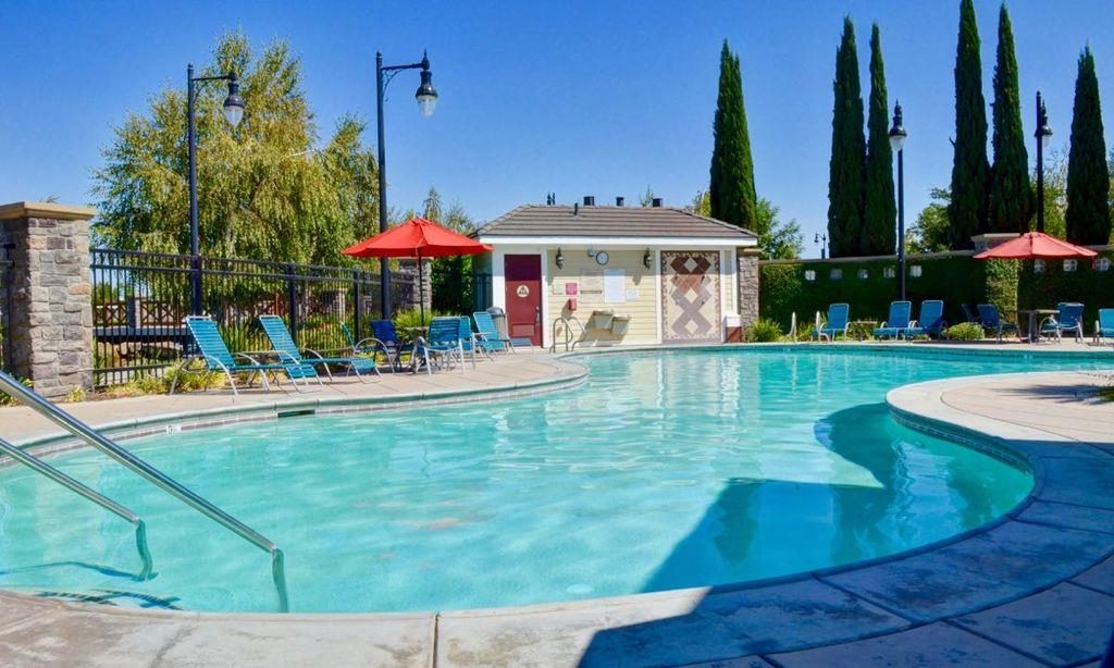 2443 Plumcreek, Manteca, CA 95336