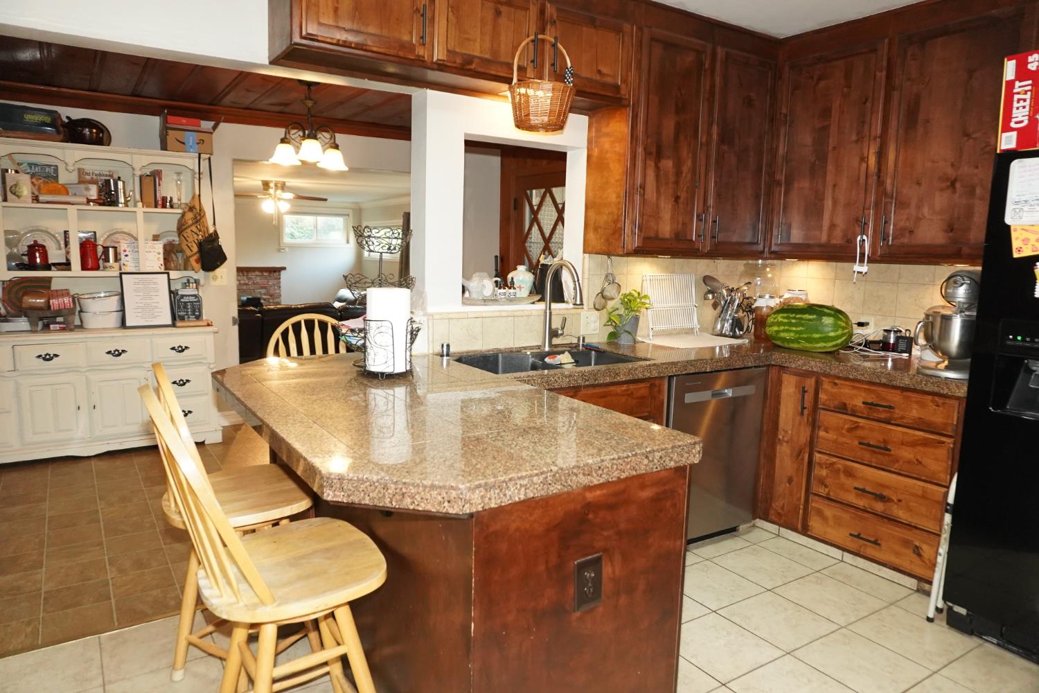 322 Lambuth Ave, Oakdale, CA 95361