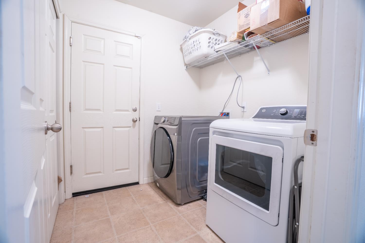 2136 W Pincay St, Merced, CA 95348