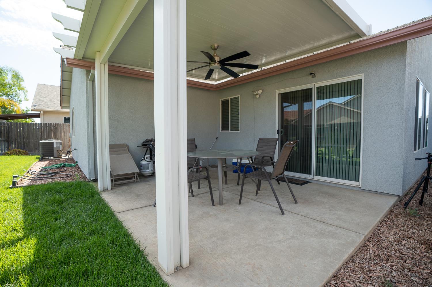 2136 W Pincay St, Merced, CA 95348