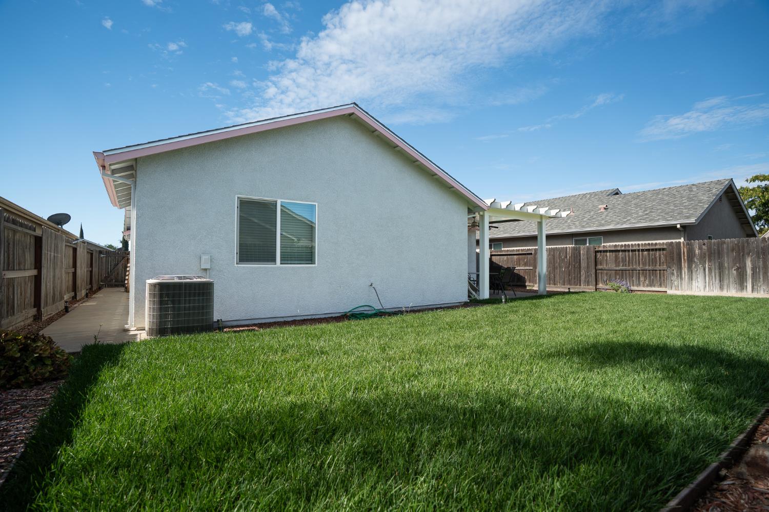 2136 W Pincay St, Merced, CA 95348