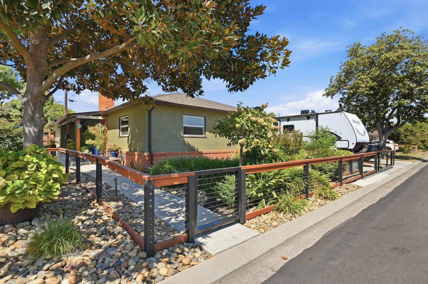 805 Edison Ave, Modesto, CA 95350