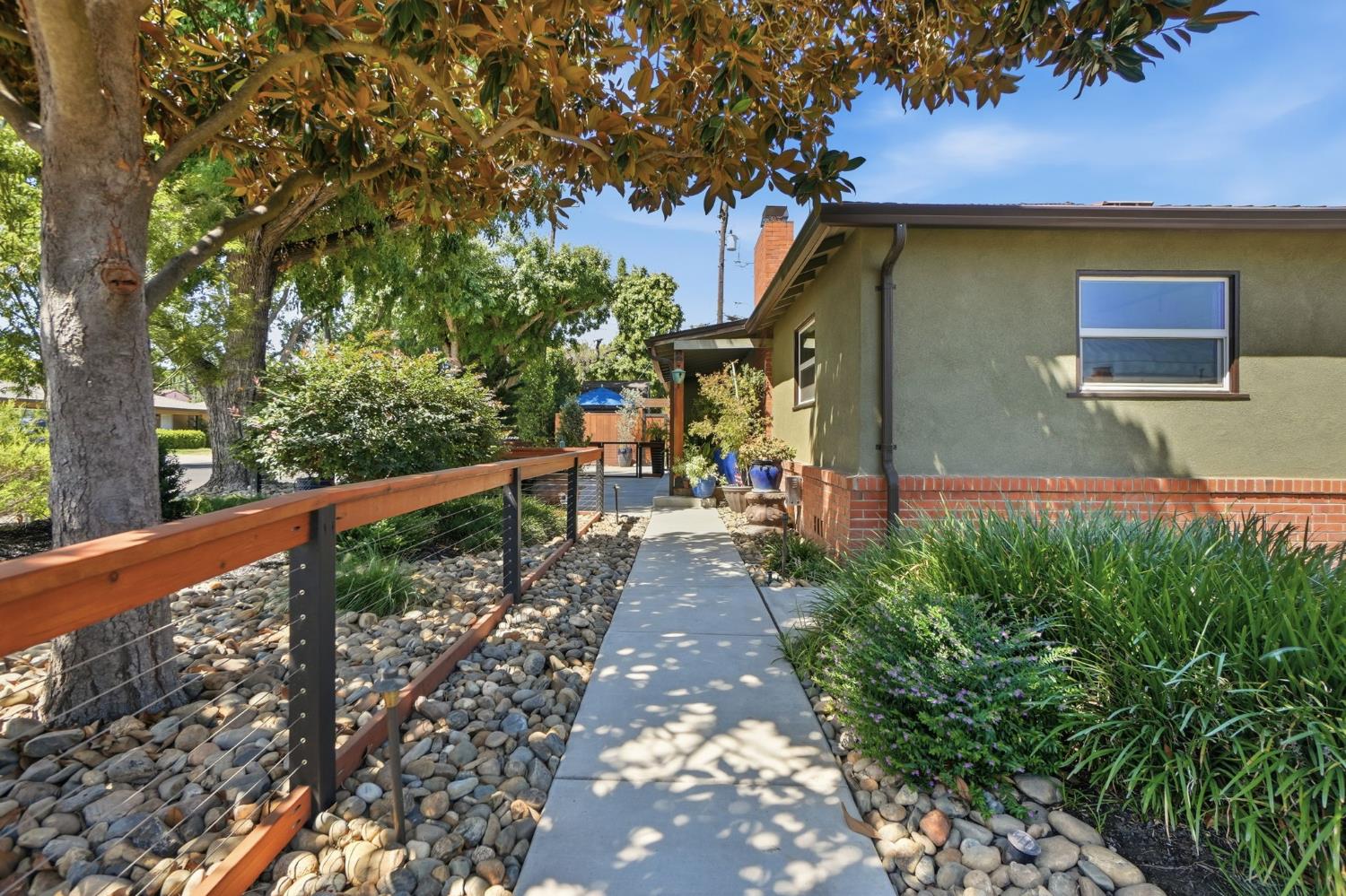 805 Edison Ave, Modesto, CA 95350