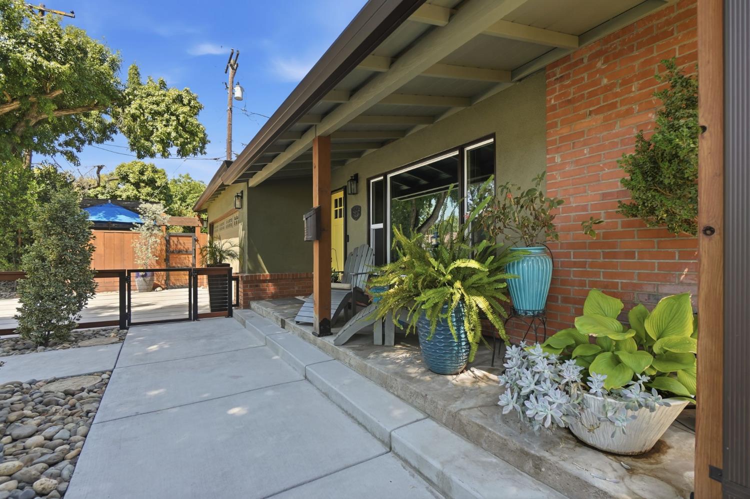 805 Edison Ave, Modesto, CA 95350