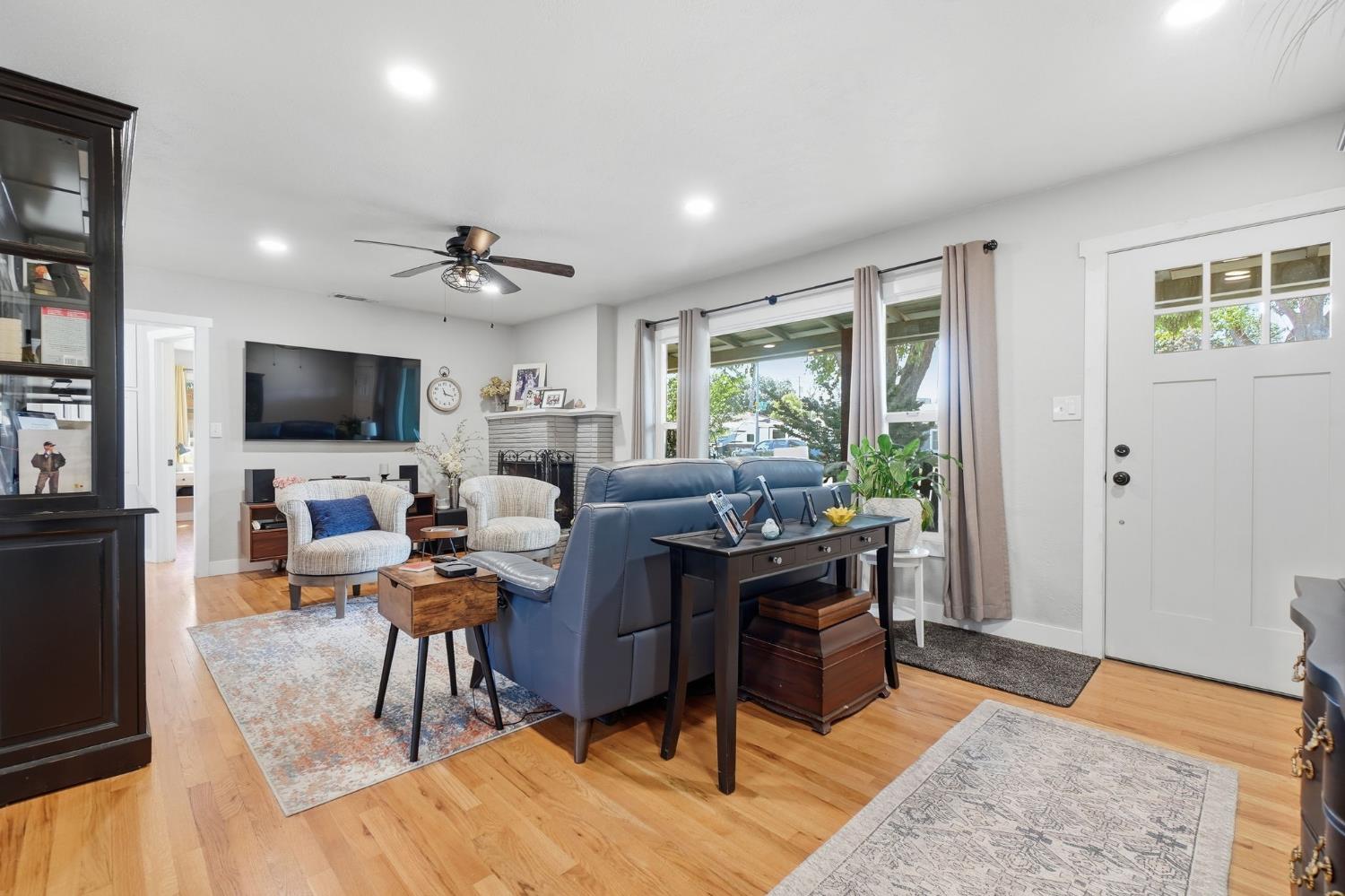 805 Edison Ave, Modesto, CA 95350