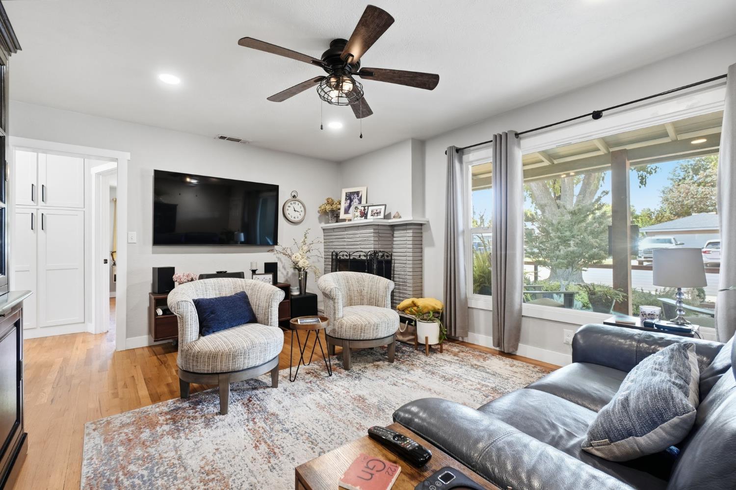 805 Edison Ave, Modesto, CA 95350