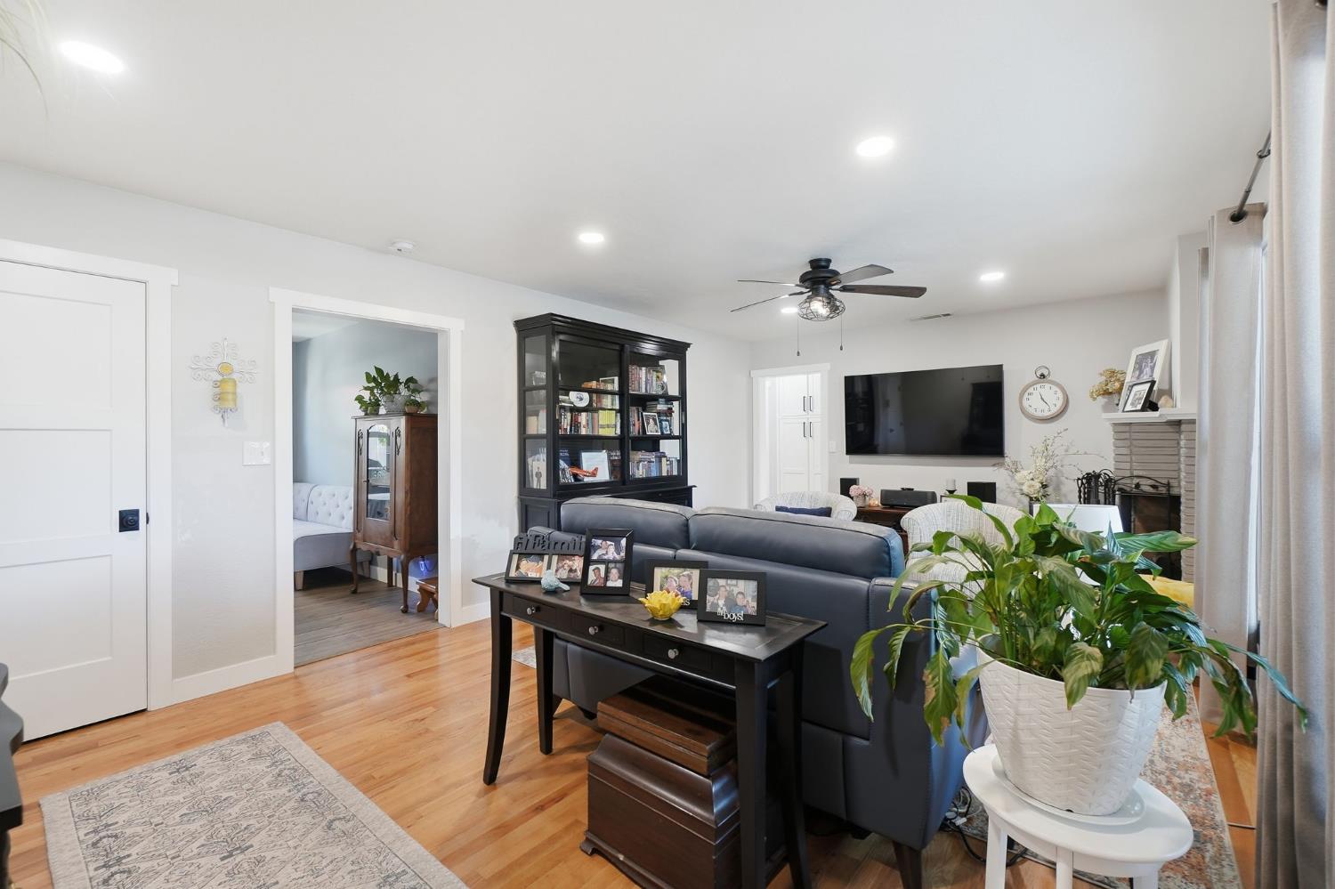 805 Edison Ave, Modesto, CA 95350