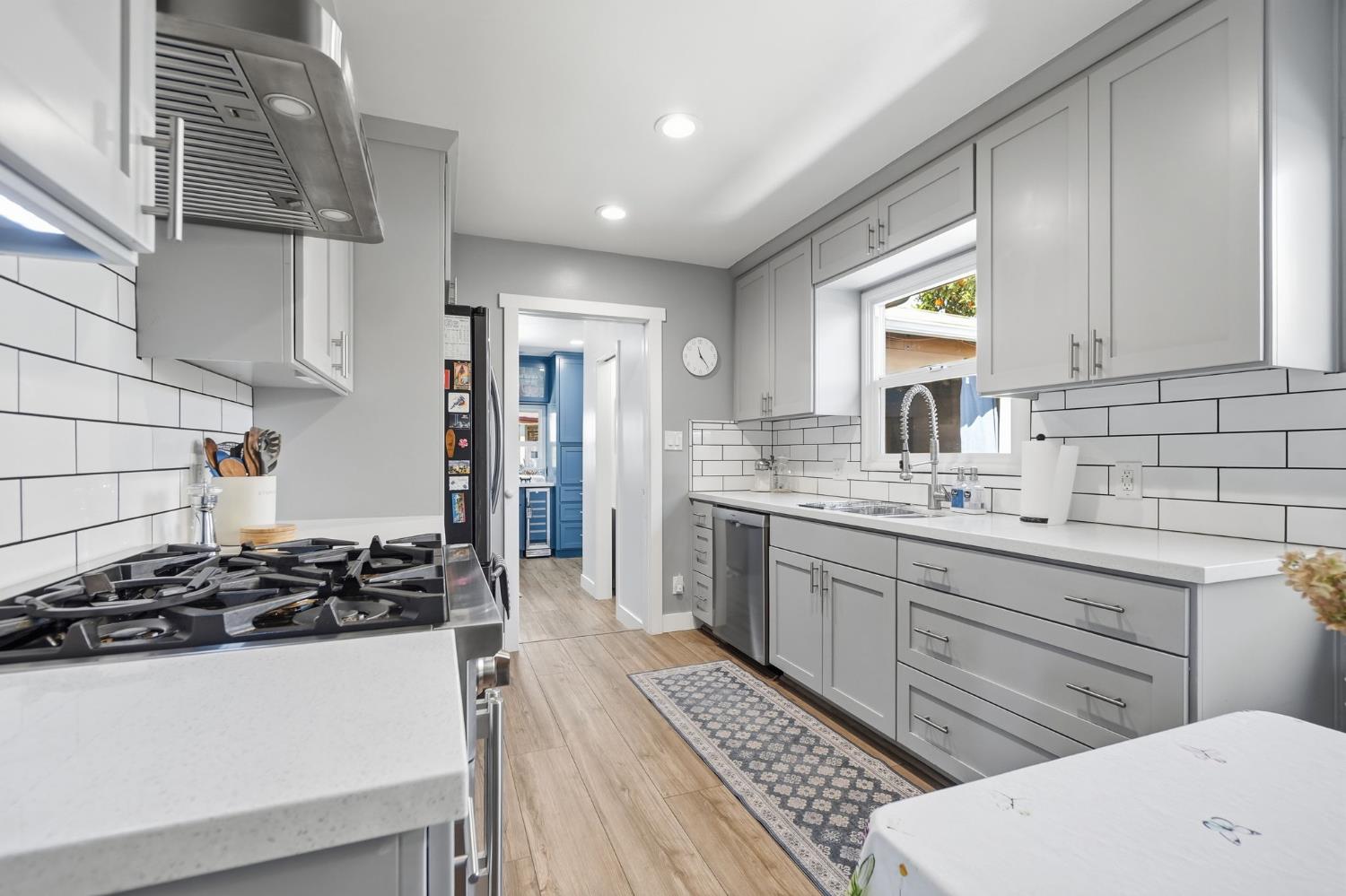 805 Edison Ave, Modesto, CA 95350