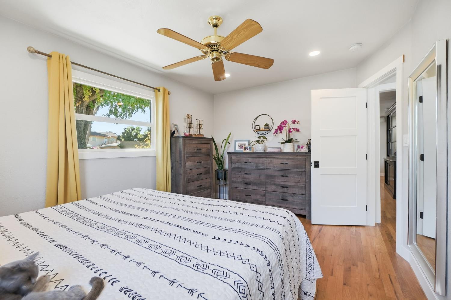 805 Edison Ave, Modesto, CA 95350