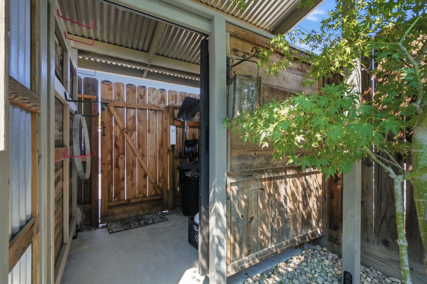 805 Edison Ave, Modesto, CA 95350