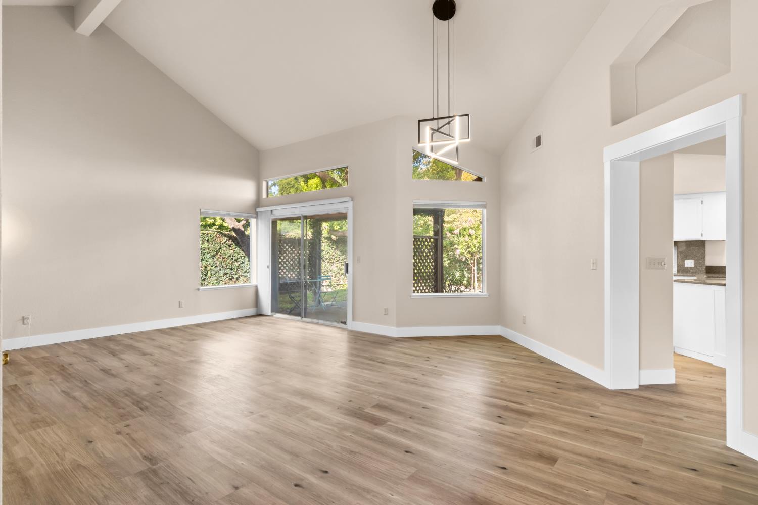 1502 Taggart St, Oakdale, CA 95361