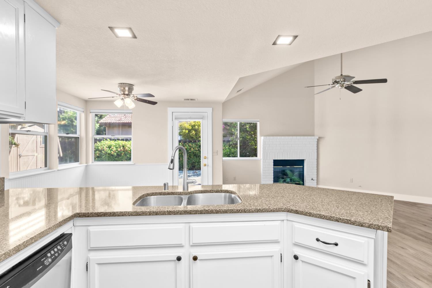 1502 Taggart St, Oakdale, CA 95361
