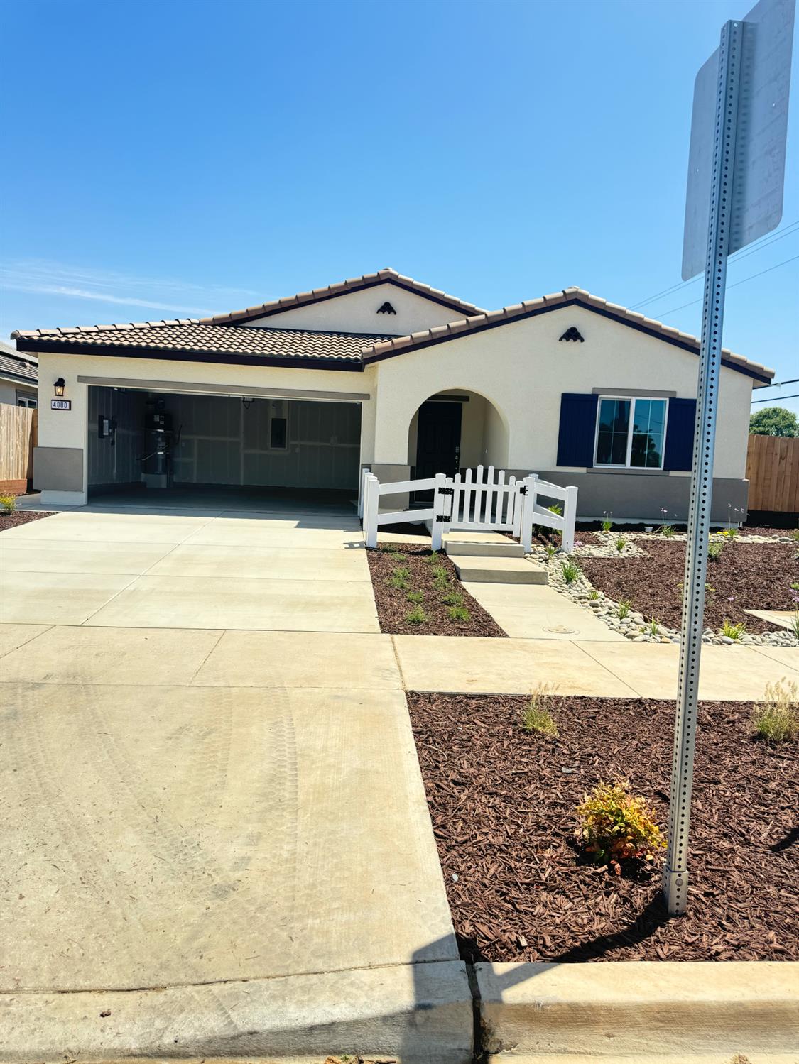 4000 Companion Ln, Riverbank, CA 95367