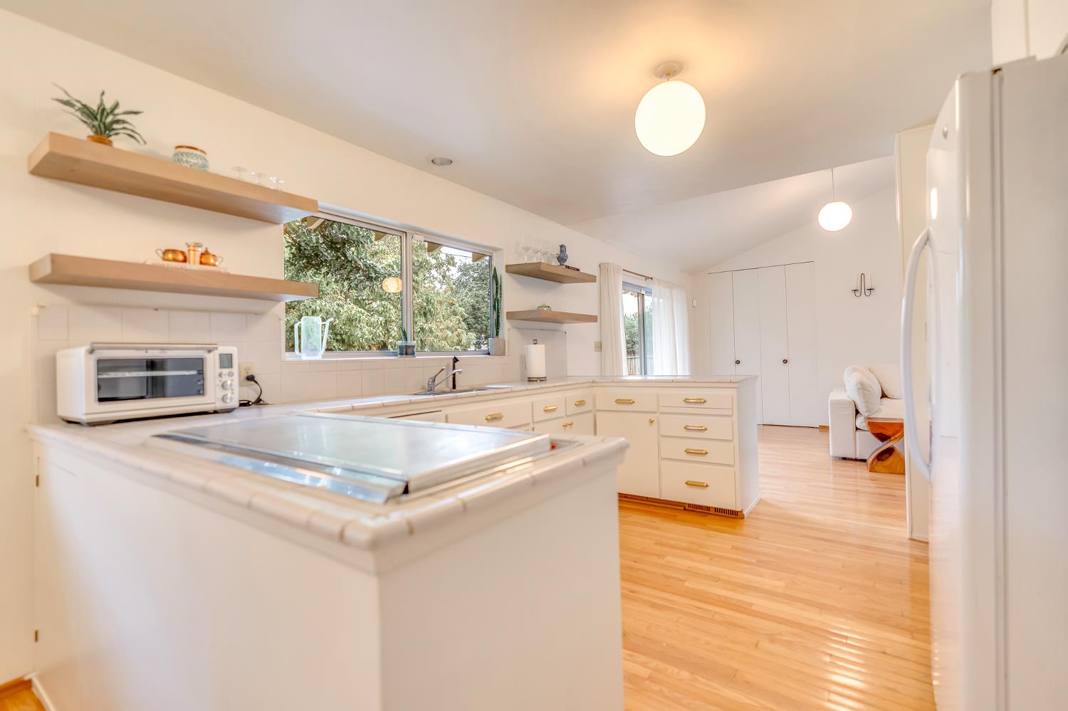 740 Monroe Ave, Los Banos, CA 93635