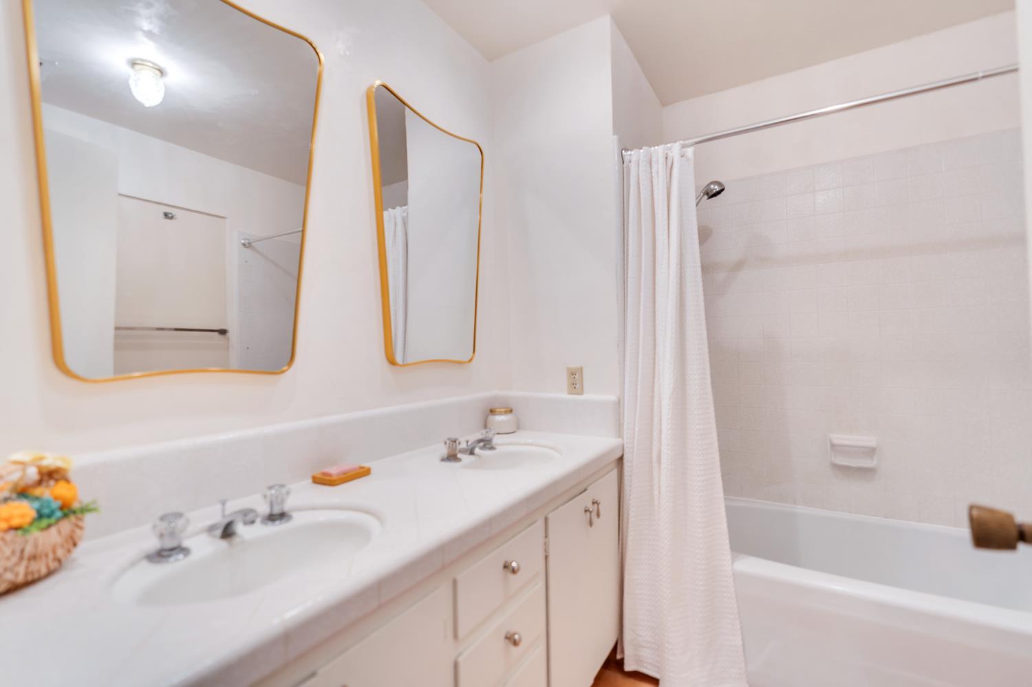 740 Monroe Ave, Los Banos, CA 93635