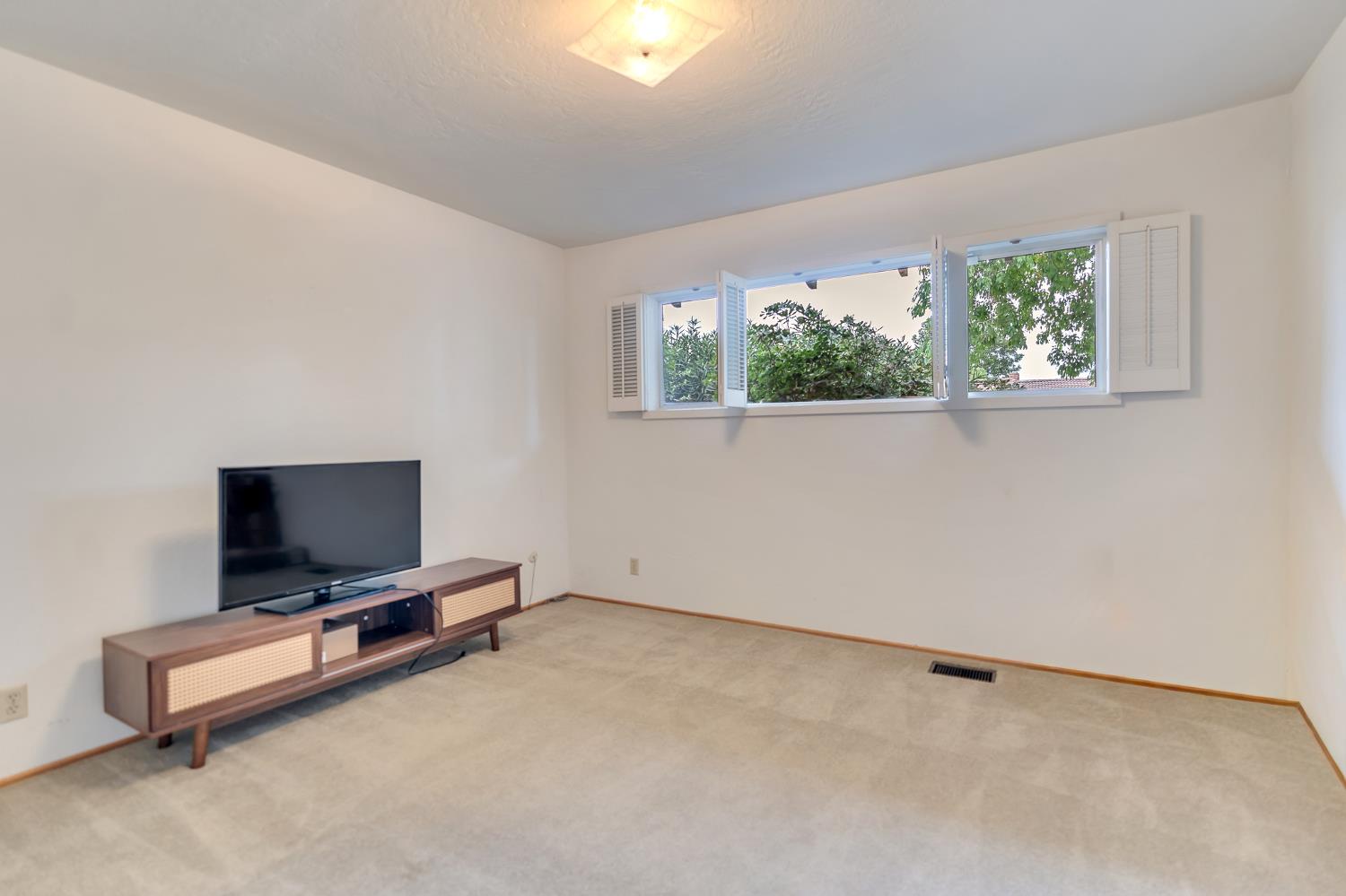 740 Monroe Ave, Los Banos, CA 93635