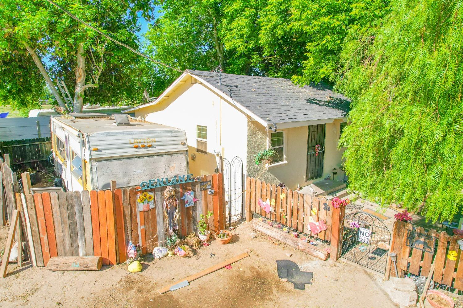 7595 Azusa Ave, Dos Palos, CA 93620