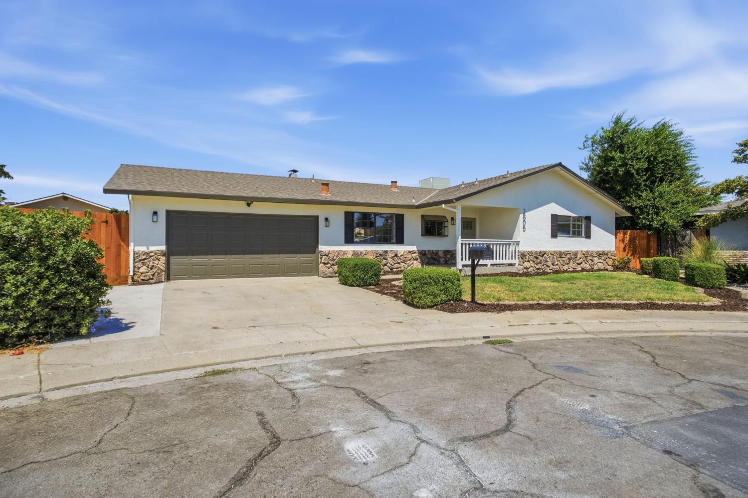 2805 Rose Ct, Ceres, CA 95307