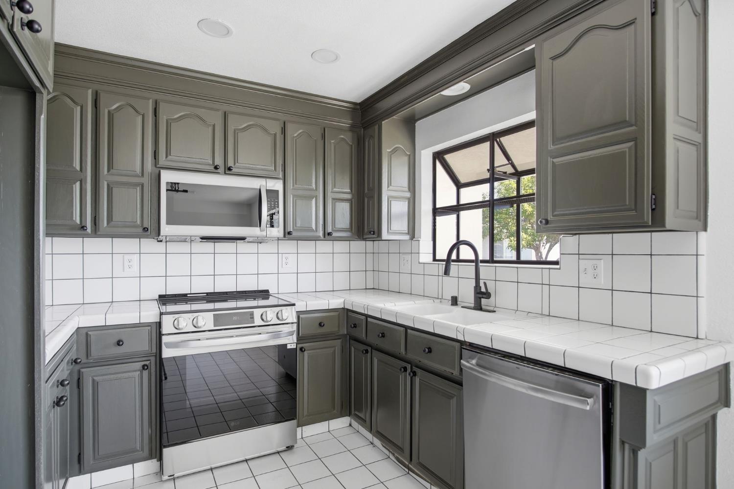 2805 Rose Ct, Ceres, CA 95307
