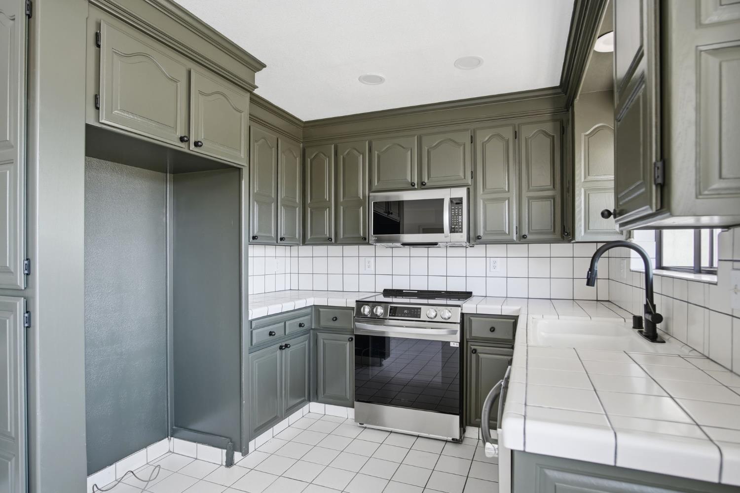 2805 Rose Ct, Ceres, CA 95307