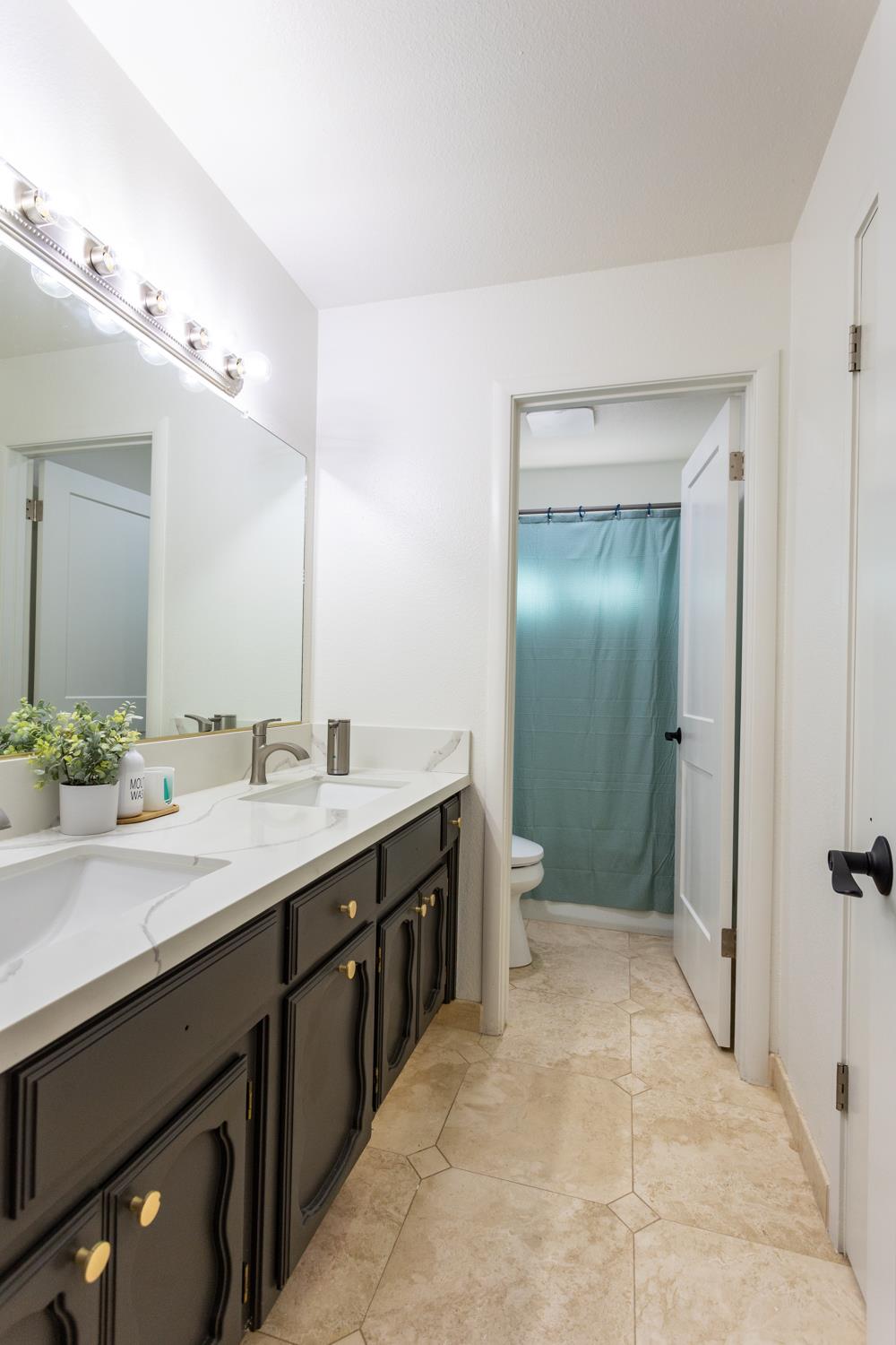 2605 Konynenburg Ln, Modesto, CA 95356