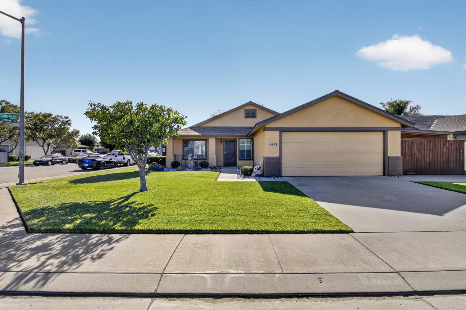 9667 Douglas Ave, Delhi, CA 95315