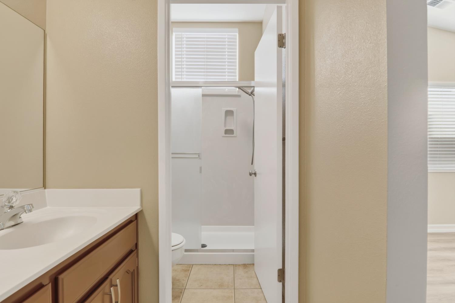 9667 Douglas Ave, Delhi, CA 95315