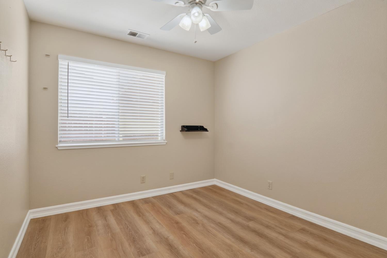 9667 Douglas Ave, Delhi, CA 95315