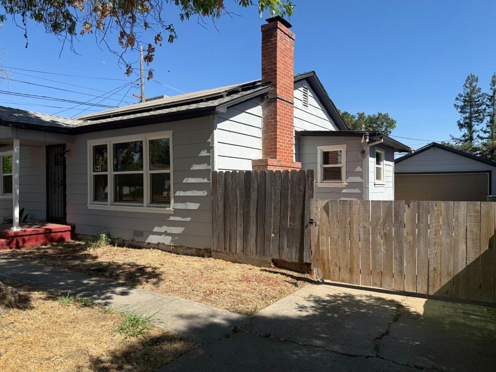 1405 E 22nd St, Merced, CA 95340