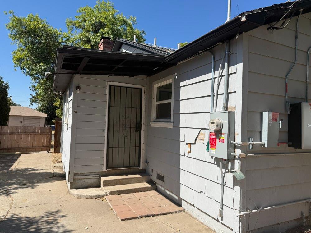 1405 E 22nd St, Merced, CA 95340