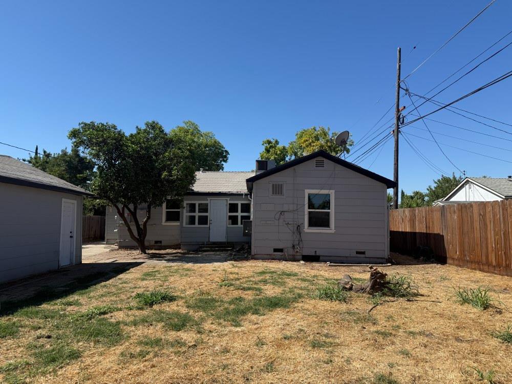 1405 E 22nd St, Merced, CA 95340