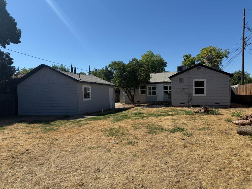1405 E 22nd St, Merced, CA 95340