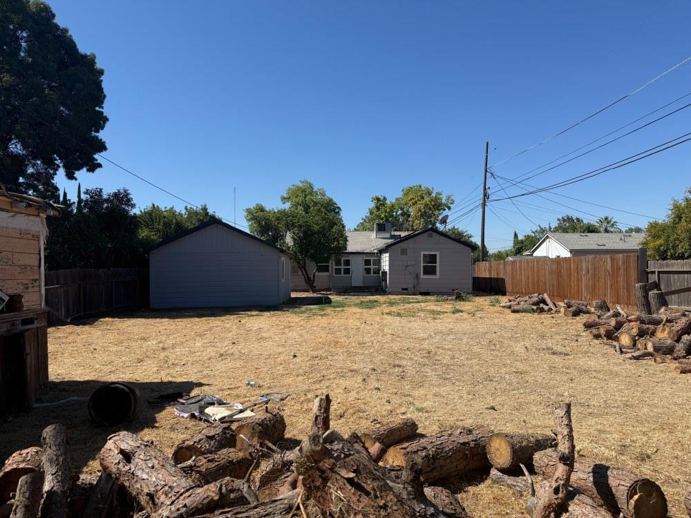 1405 E 22nd St, Merced, CA 95340