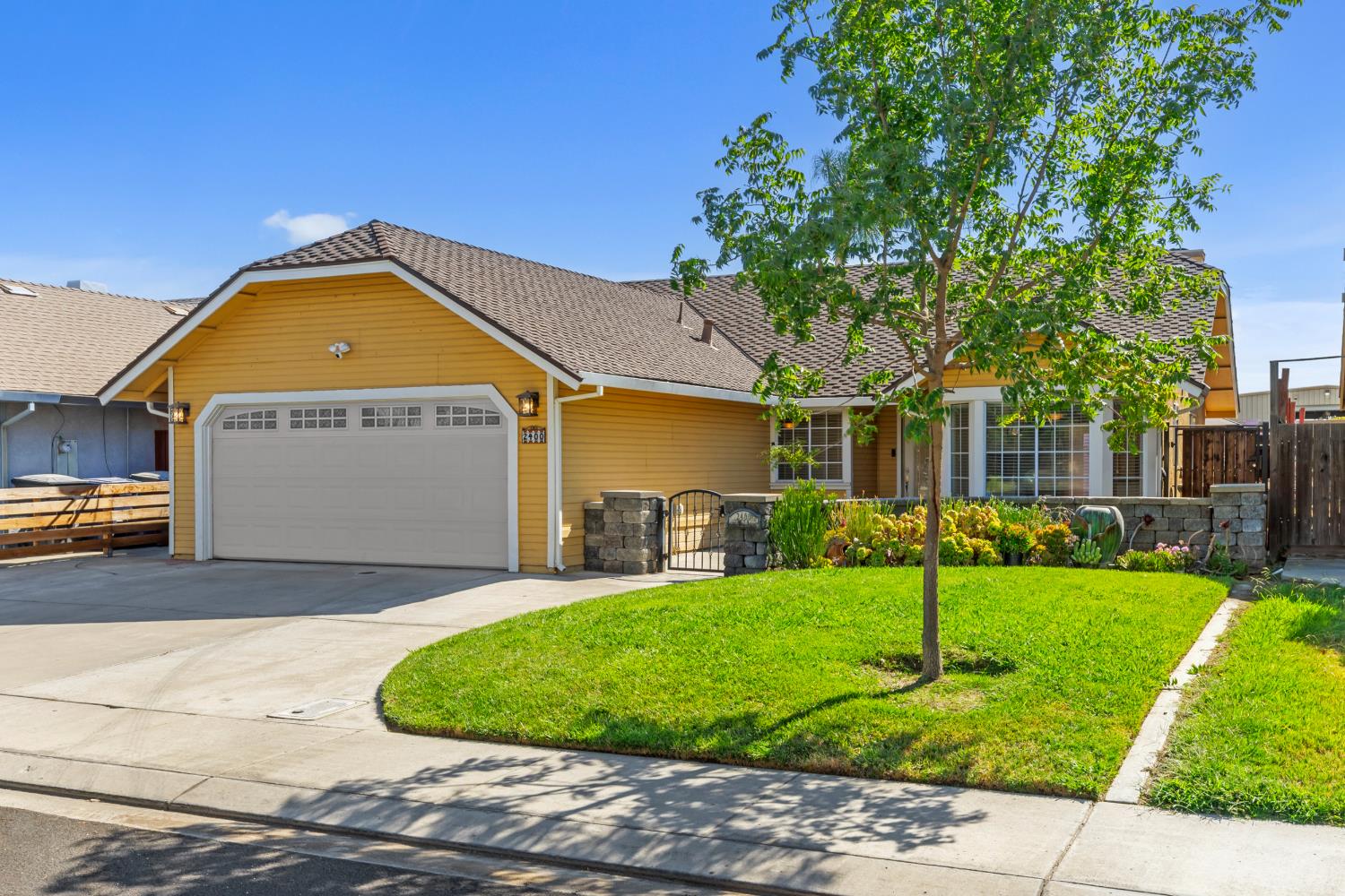 2400 Cyrus Hall Dr, Modesto, CA 95358