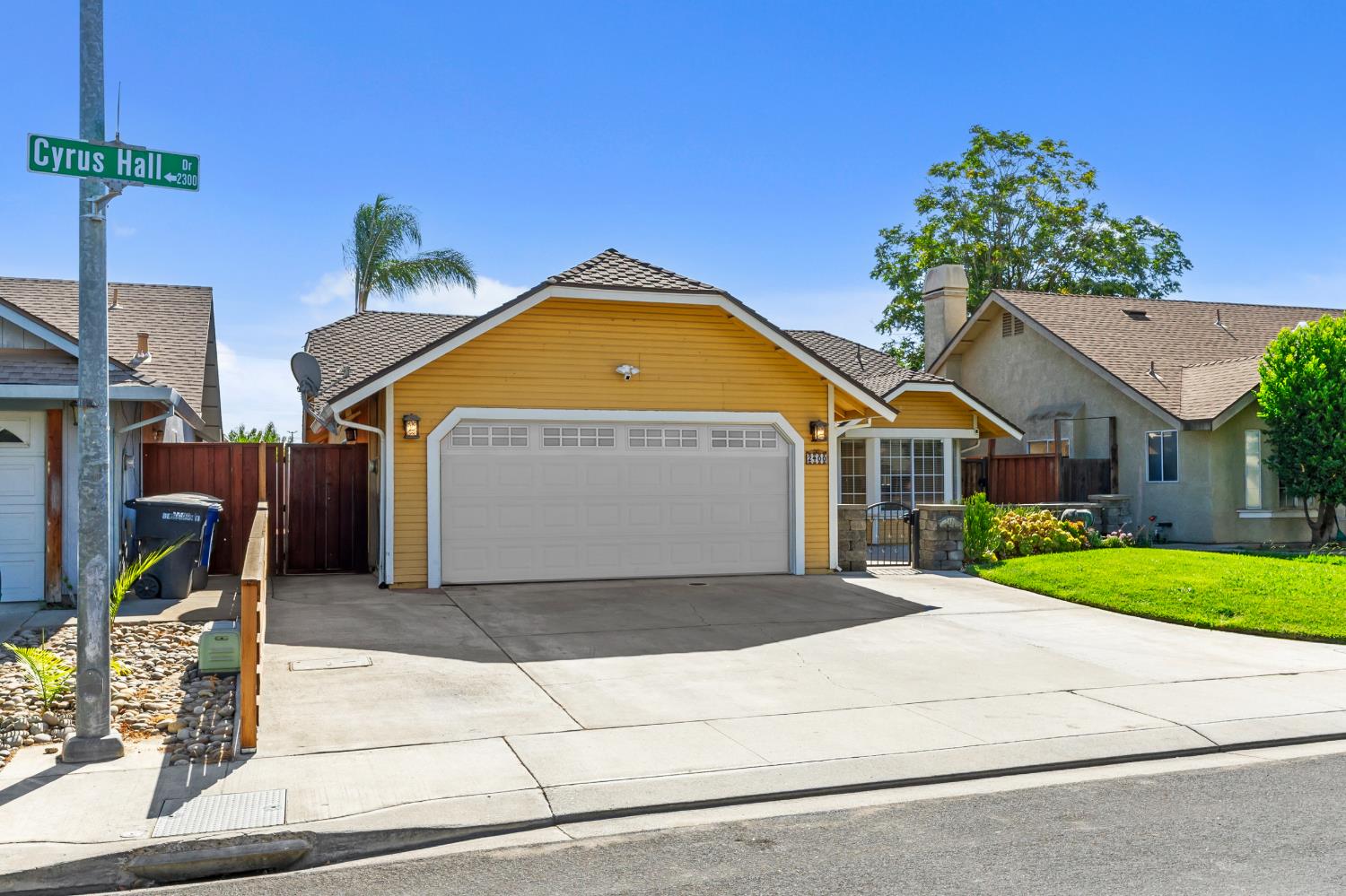 2400 Cyrus Hall Dr, Modesto, CA 95358