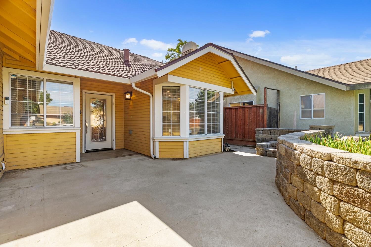 2400 Cyrus Hall Dr, Modesto, CA 95358