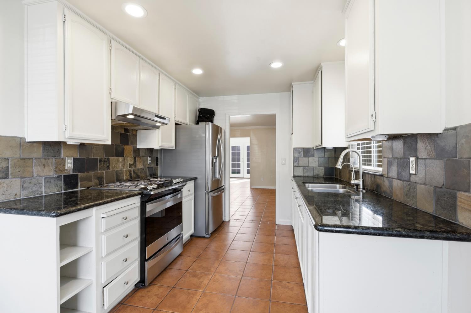 2400 Cyrus Hall Dr, Modesto, CA 95358