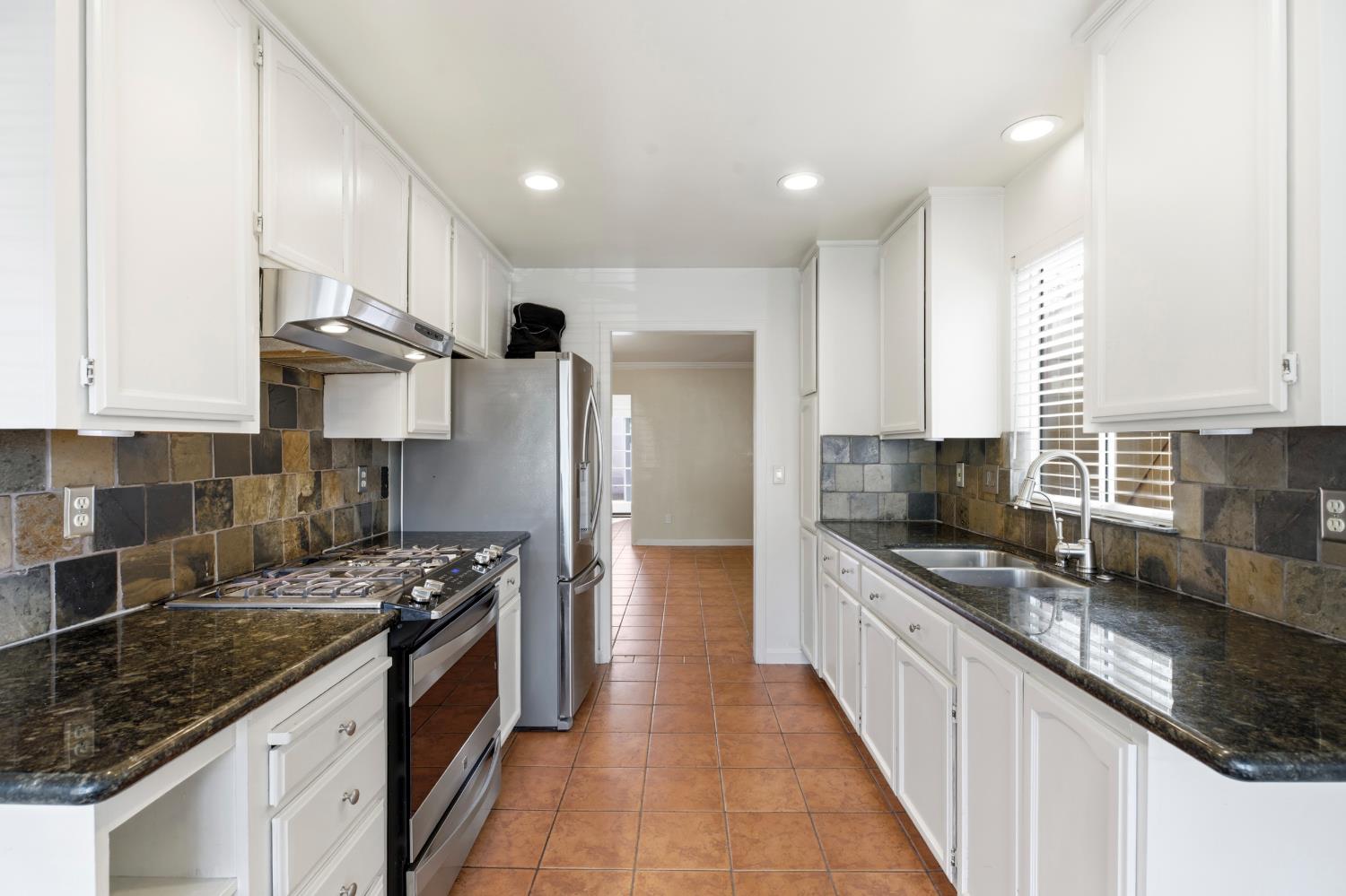 2400 Cyrus Hall Dr, Modesto, CA 95358