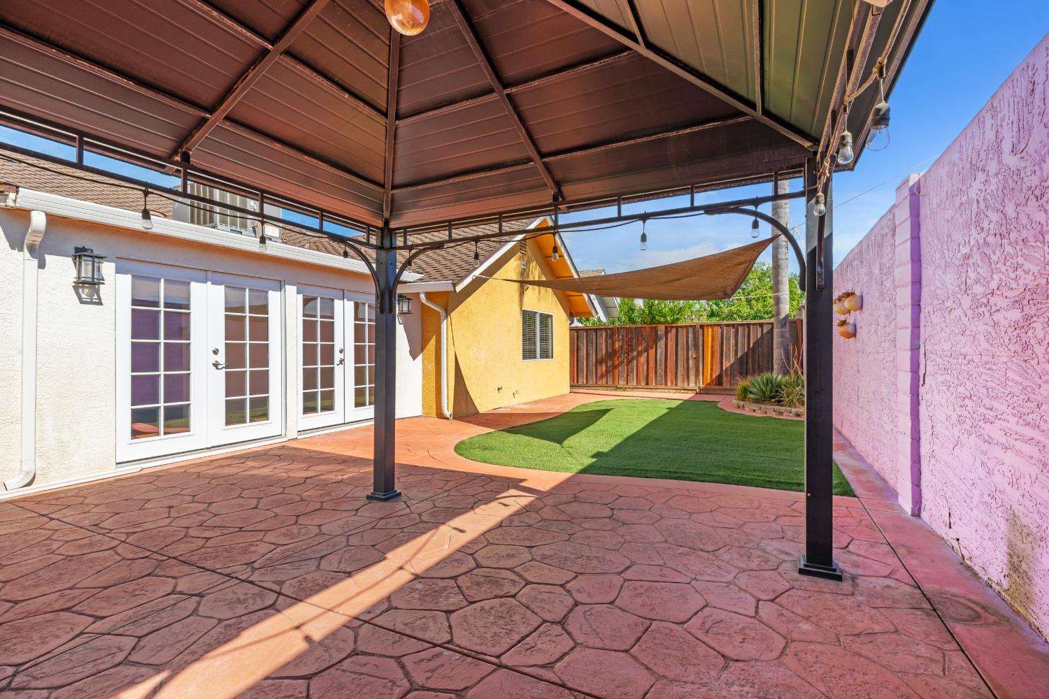 2400 Cyrus Hall Dr, Modesto, CA 95358