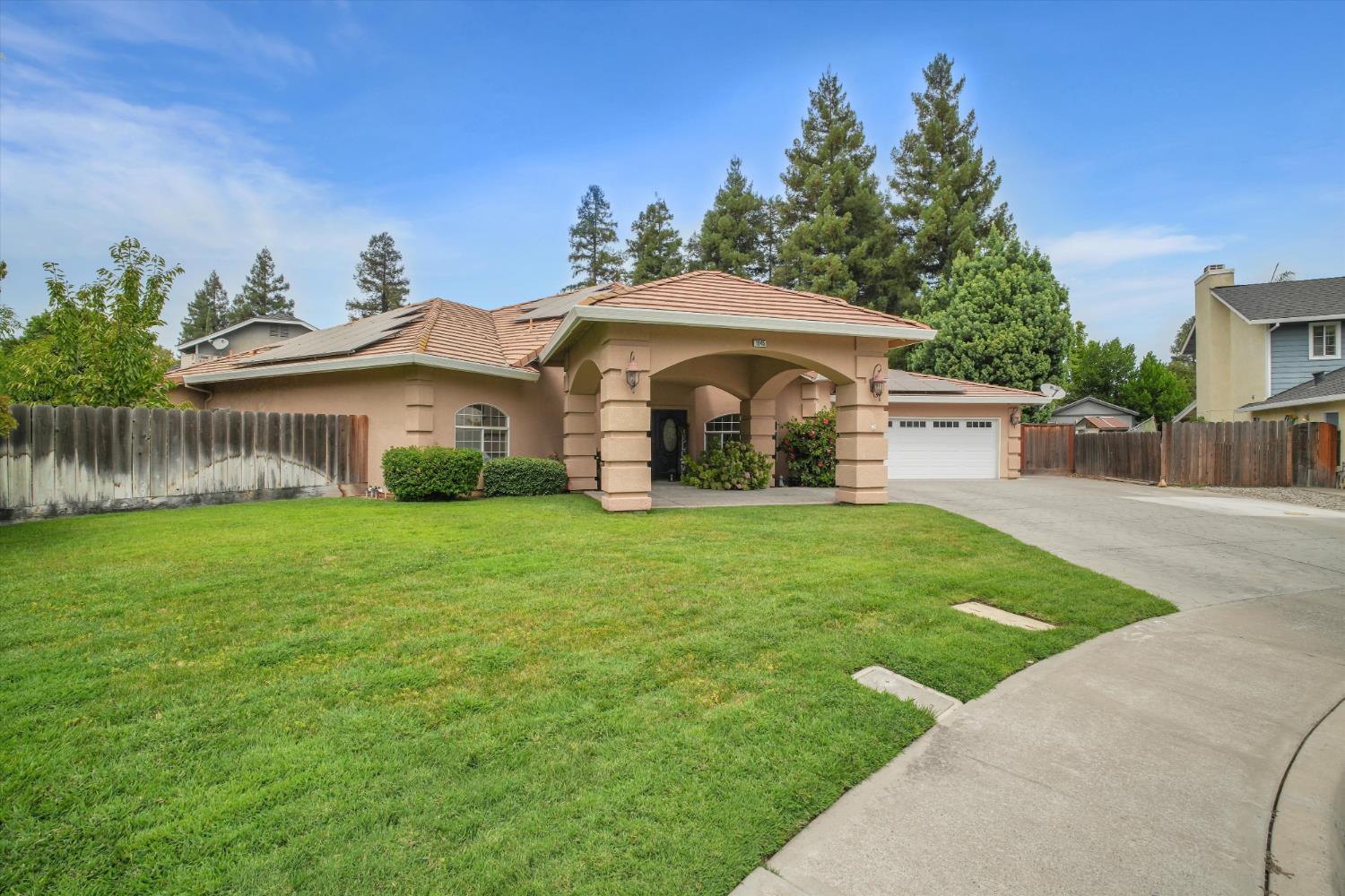 1945 Foxtail Ct, Turlock, CA 95382