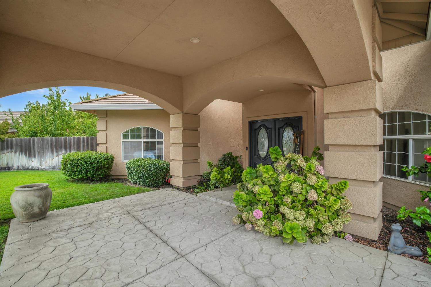 1945 Foxtail Ct, Turlock, CA 95382