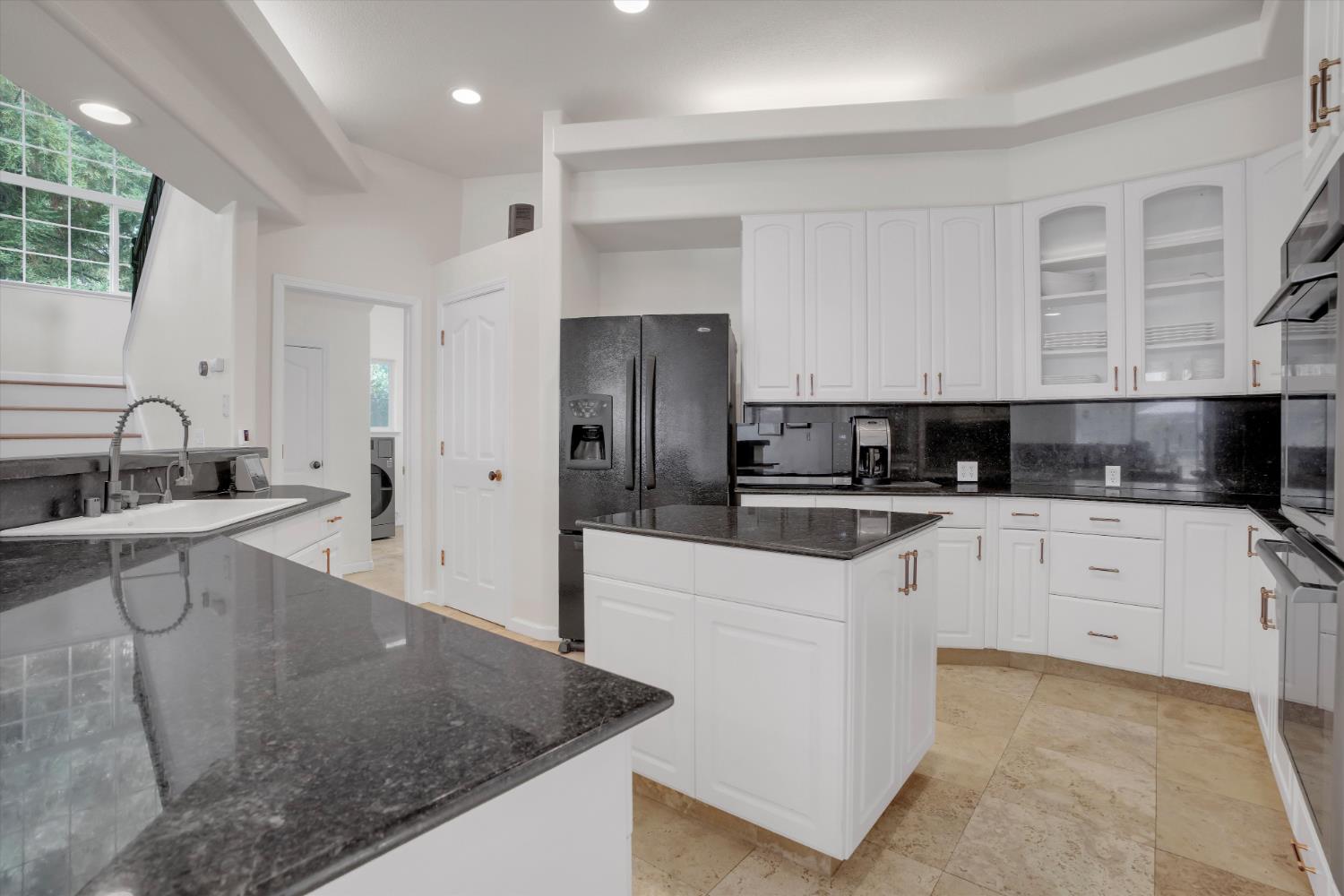 1945 Foxtail Ct, Turlock, CA 95382