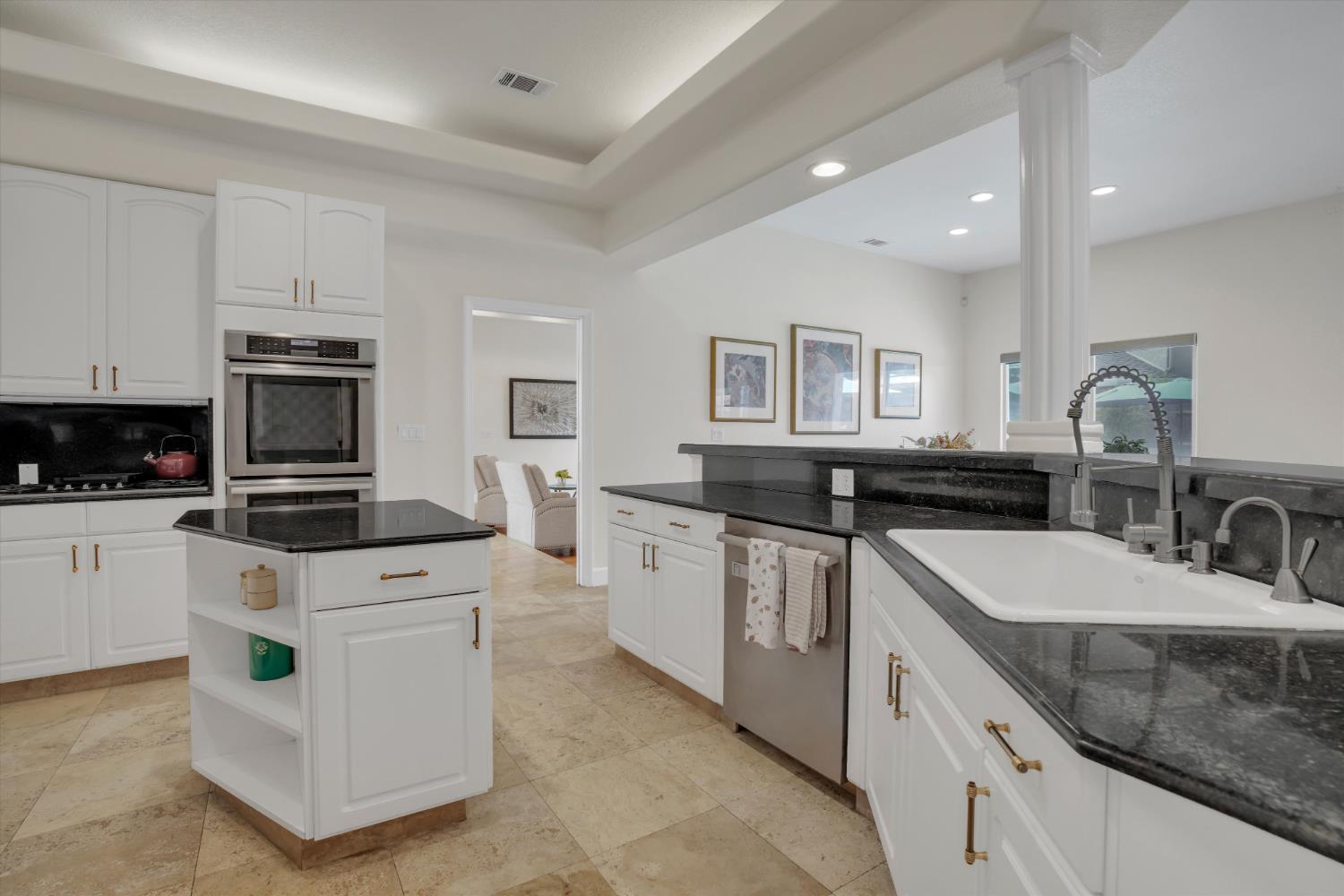 1945 Foxtail Ct, Turlock, CA 95382