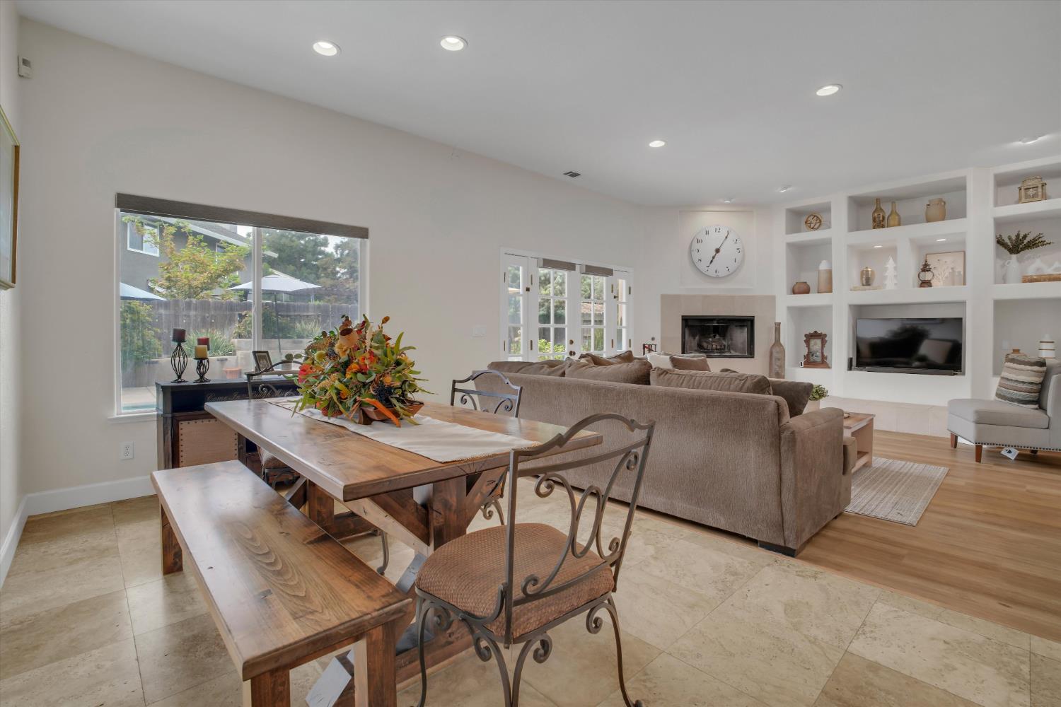 1945 Foxtail Ct, Turlock, CA 95382