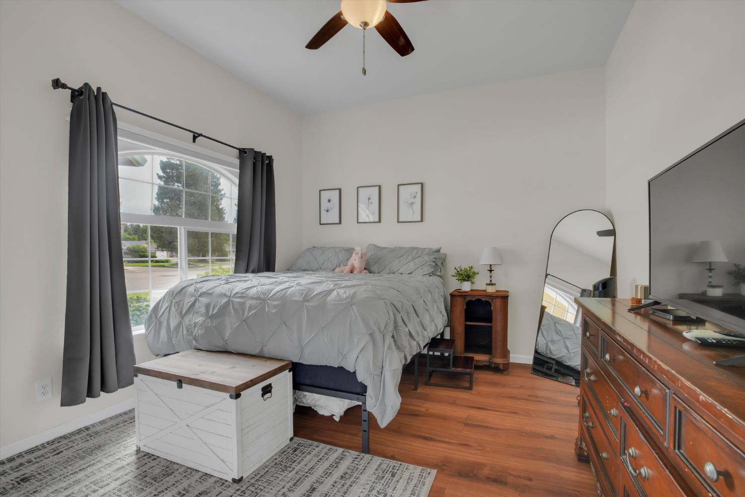 1945 Foxtail Ct, Turlock, CA 95382