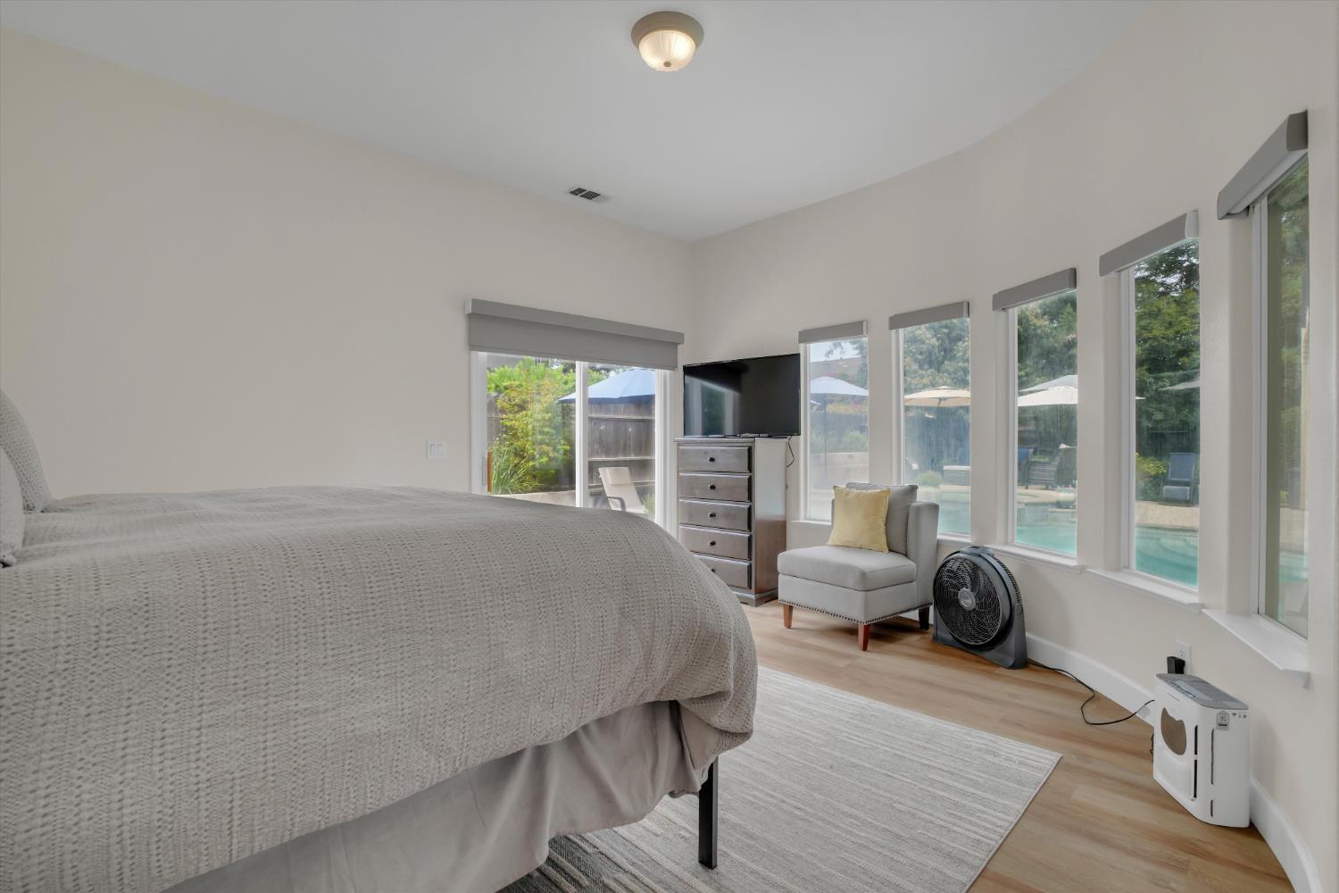 1945 Foxtail Ct, Turlock, CA 95382