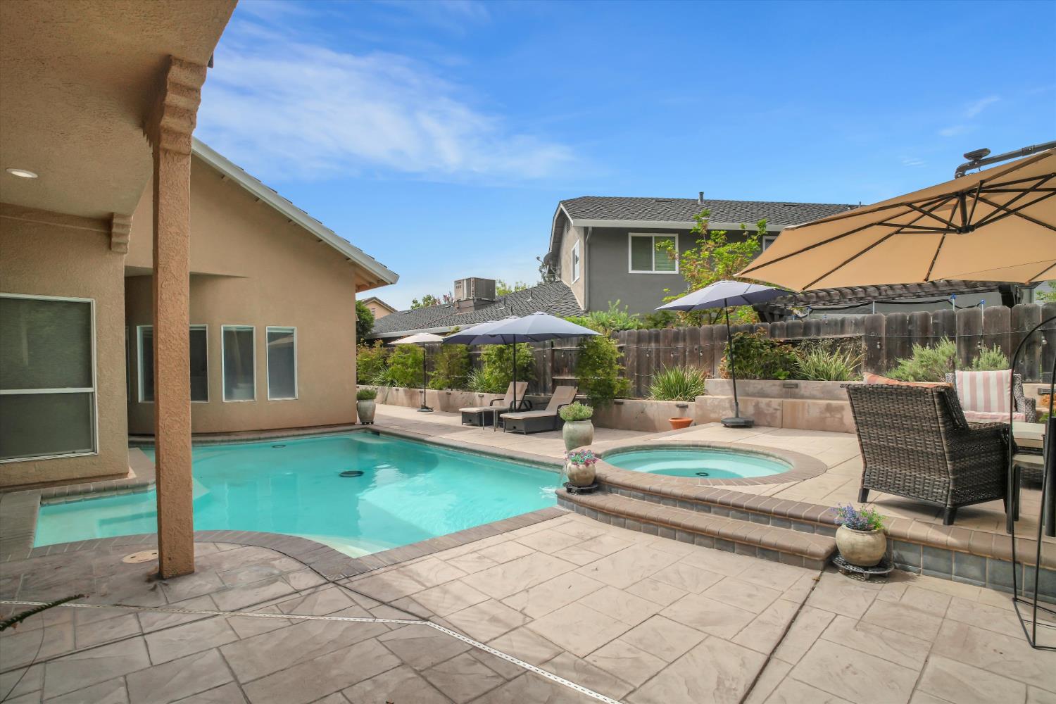 1945 Foxtail Ct, Turlock, CA 95382